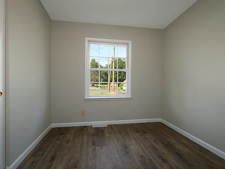 100 Truman St — Photo 16