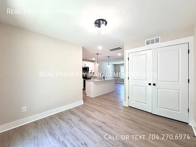 412 N Scruggs St — Photo 10
