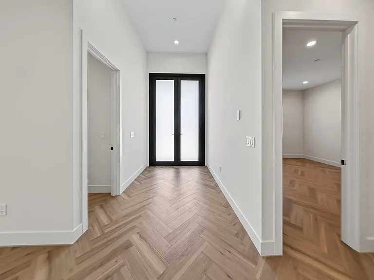 8018 Shadyglade Ave — Photo 32
