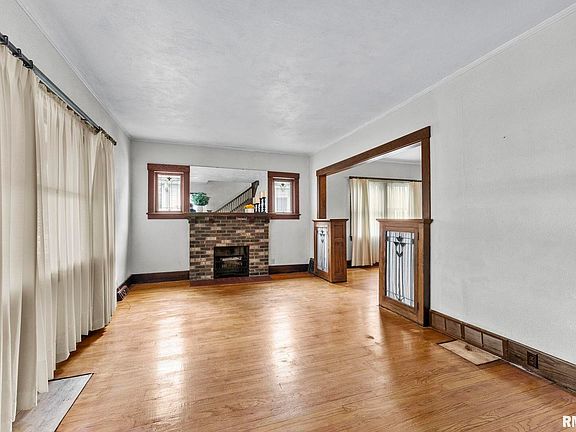 5th image of 217 40th St