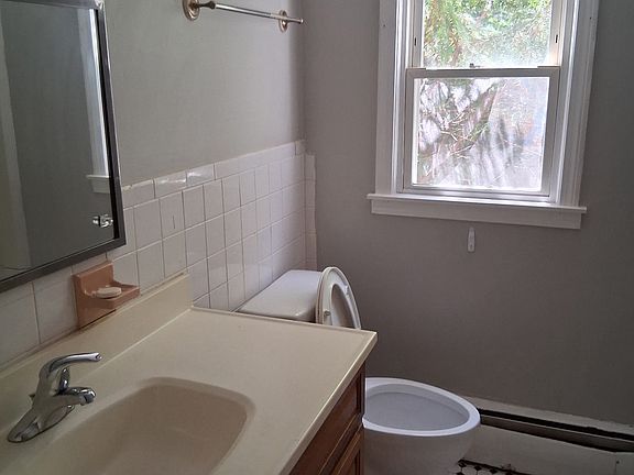 4th image of 6 Savoy St APT D