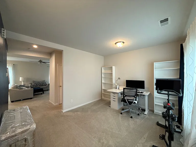 1524 Scarbrough Cir SW — Photo 2