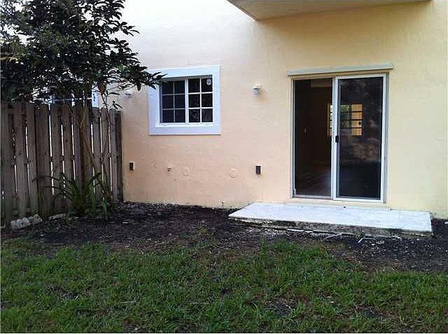 2nd image of 373 NE 25th Pl Unit 102