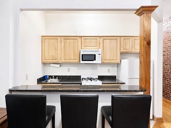 4th image of 294 W 92nd St APT 2c