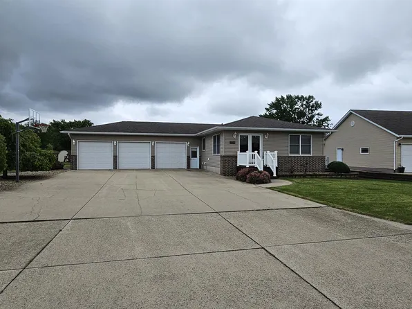 1134 Church St, Jesup, IA 50648