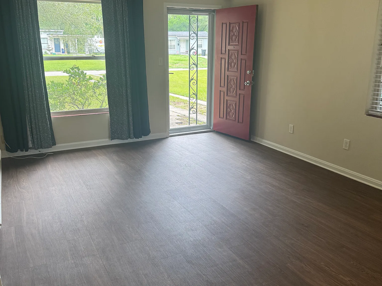 2 bed, 818 sqft, $1,450 — Photo 2