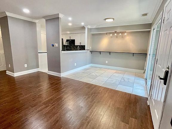 4th image of 8021 Pantano Pl #18