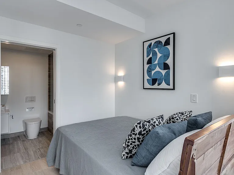 1480 Howe St #1802 — Photo 10