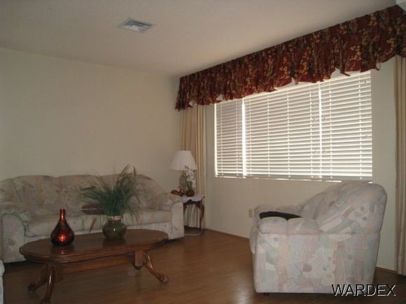 3rd image of 550 Beverly Glen Dr