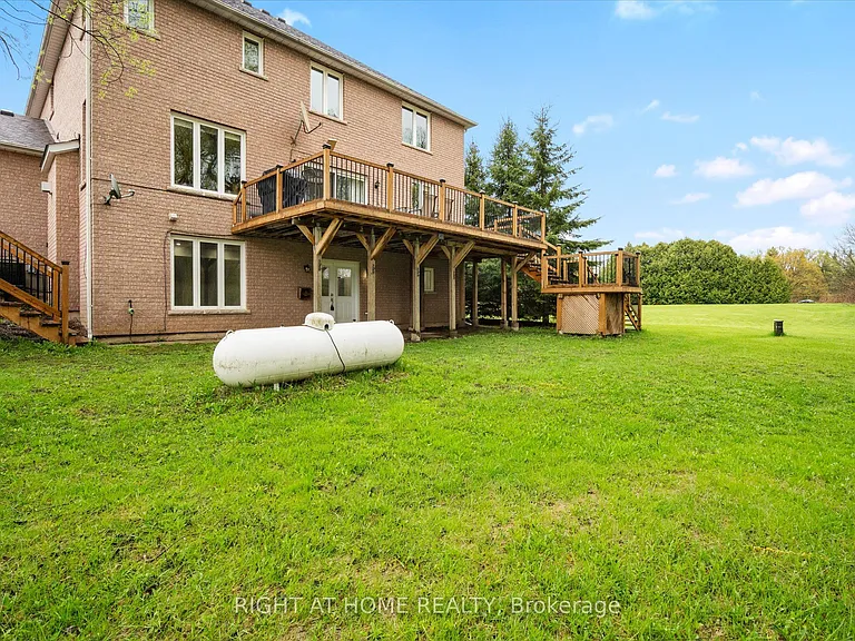 5730 Halls Rd N — Photo 12