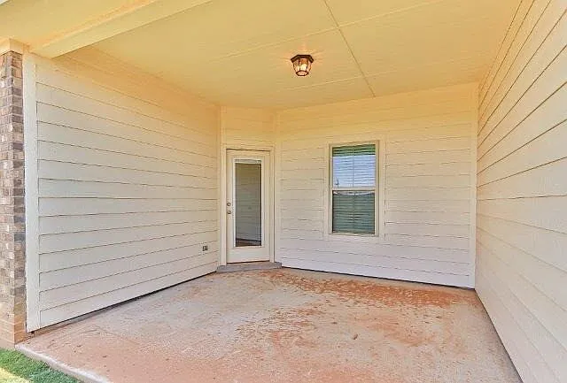 3 bed, 2.0 bath, 1424 sqft, $1,550 — Photo 1