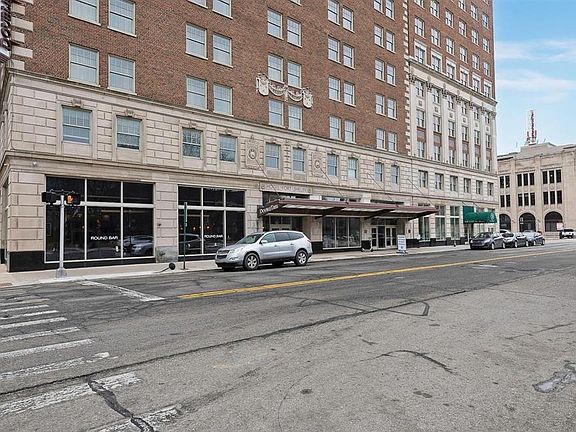 3rd image of 525 W Lafayette Blvd Unit 11C