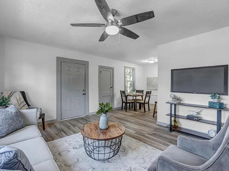 8025 Paul Jones Dr — Photo 19