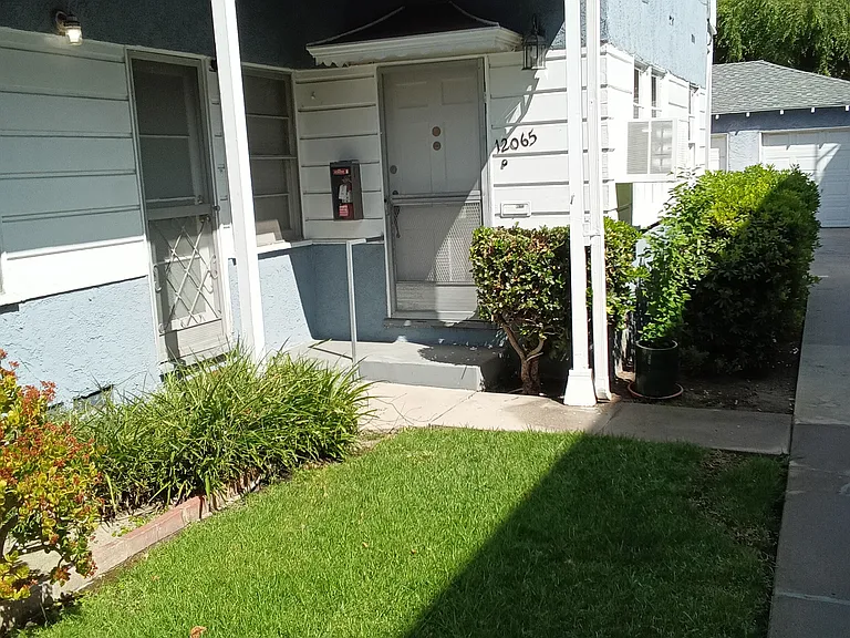 12065 Hoffman St — Photo 10