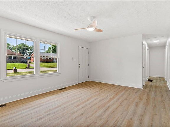 3rd image of 436 Peachtree Rd