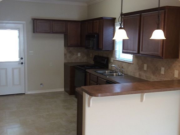 4th image of 1608 Stanley Dr #101