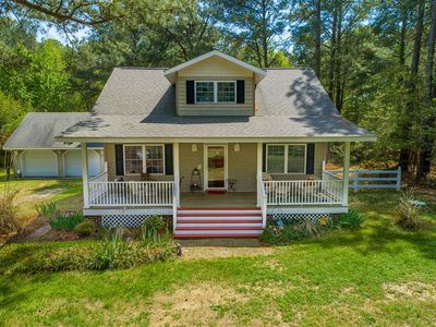 84 Sailors Cv, Deltaville, VA, 23043