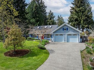 703 Hemsworth Rd, Qualicum Beach, BC V9K 1M2