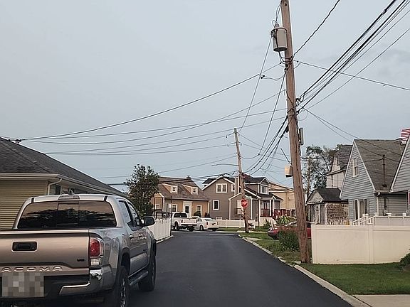 5th image of 11 Bayview Ave