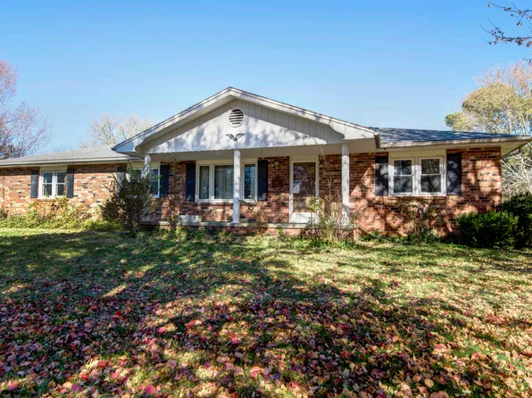 415 E College Street, Walnut Grove, MO 65770