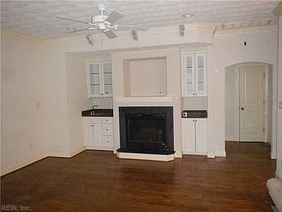 2nd image of 9545 11th Bay St