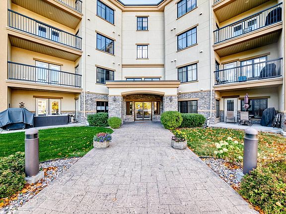 3rd image of 160 Magrath Rd NW #436