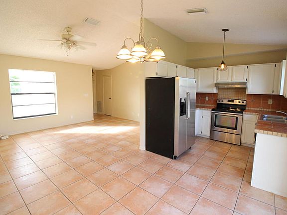 5th image of 1418 Denlow Ln