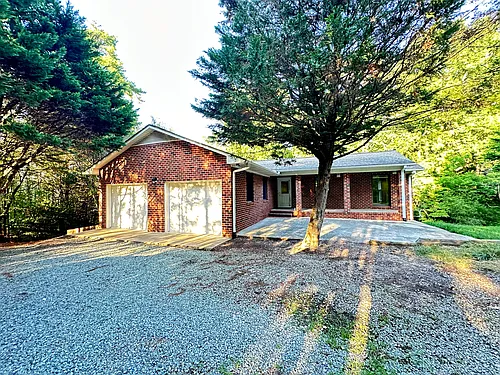 4220 US Highway 15 Photo 1