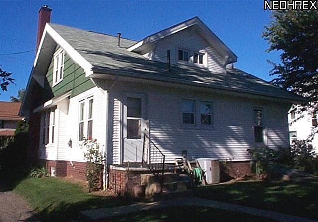 2nd image of 1128 17th St NW