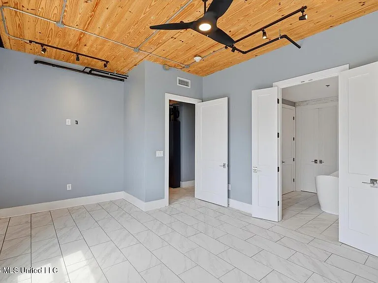 145 Republic St — Photo 27