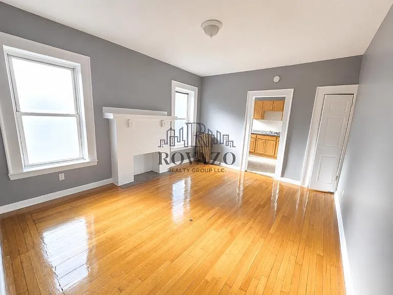 322 Park Ave — Photo 4