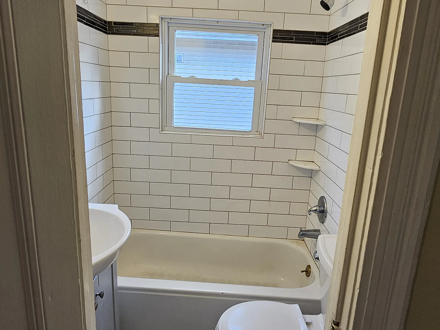 1 bed, 400 sqft, $1,350 — Photo 4