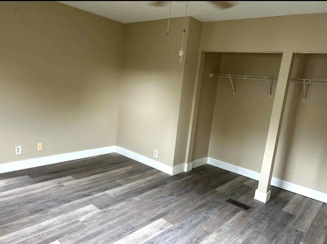 2 bed, 1.5 bath, 1050 sqft, $1,365 — Photo 3