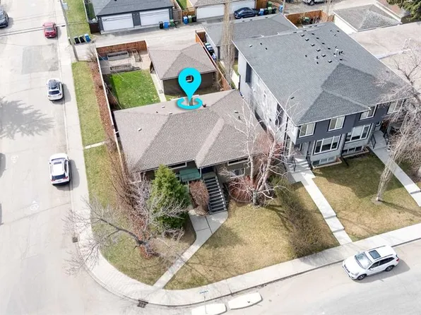 403 N 30th Ave NW, Calgary, AB T2M 2N5