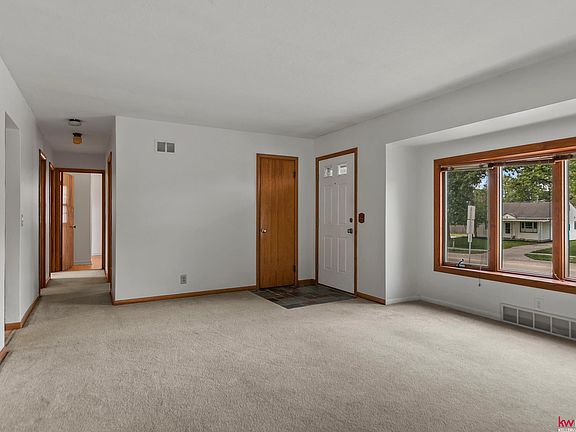 4th image of 6515 Fremont St