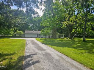 24 Pheasant Hill Rd, Hawley, PA 18428