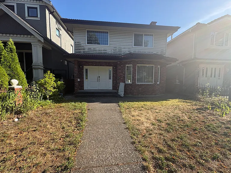 2248 E 45th Ave — Photo 15