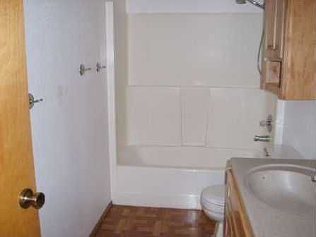 3rd image of 2927 59th Ave NE