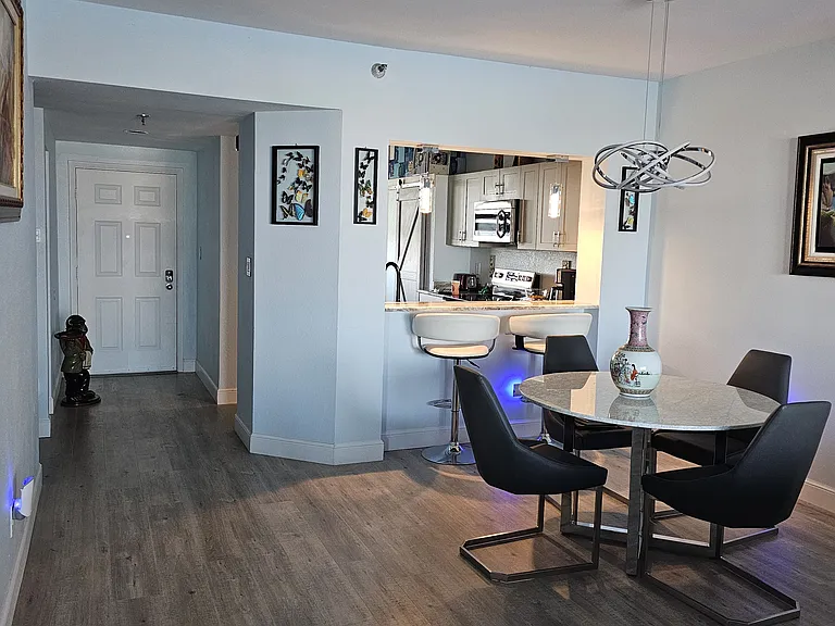 7209 Sailboat Key Blvd #502 — Photo 2
