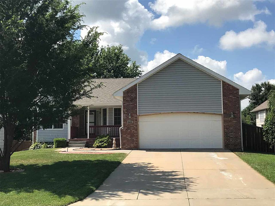 2nd image of 1731 Lakeland Dr