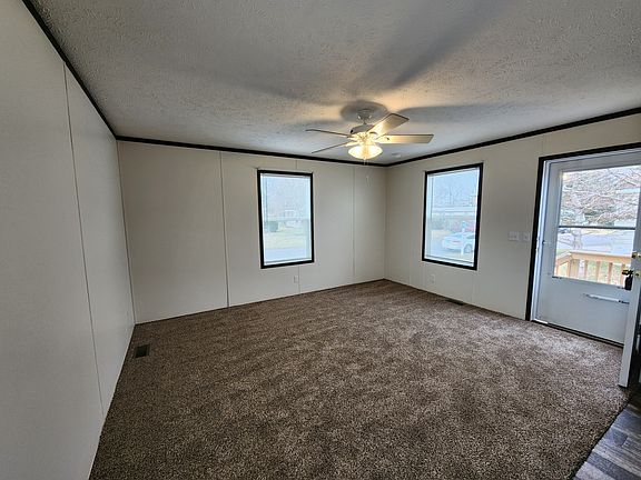 2nd image of 3663 Pinoak St
