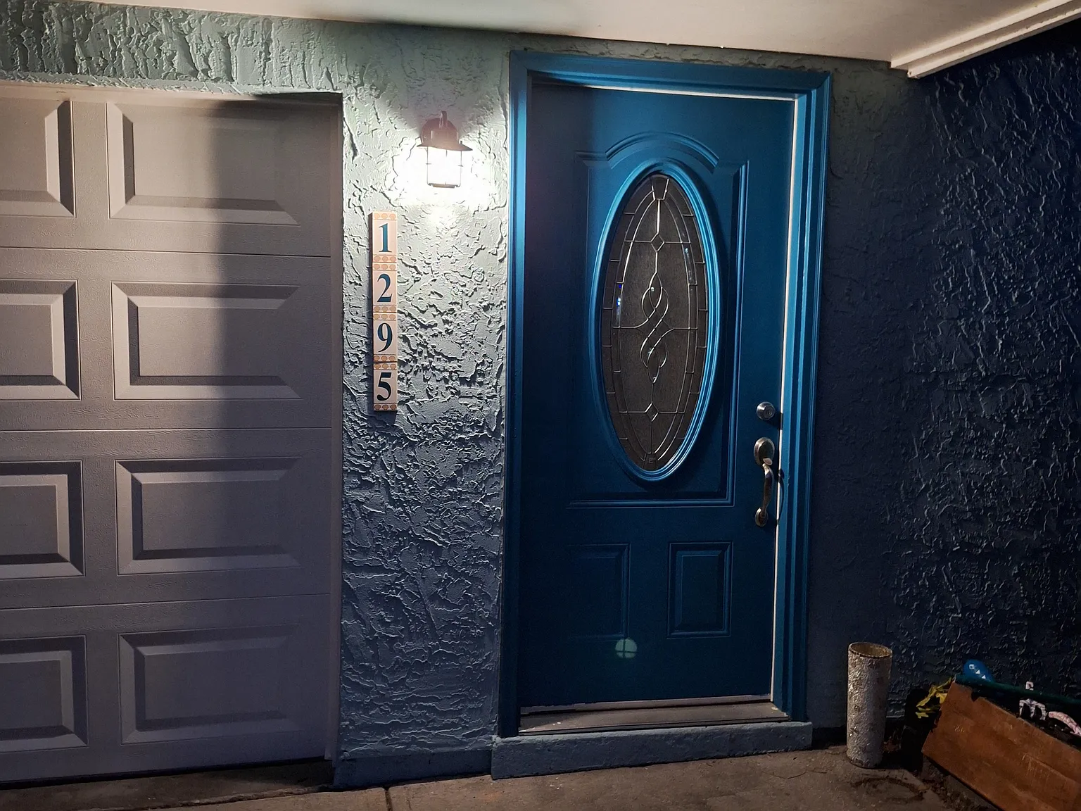 1295 Schumann Dr — Photo 2