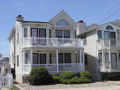 1st image of 2926 Asbury Ave