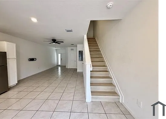 3 bed, 1476 sqft, $2,700 — Photo 4