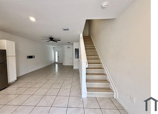 4th image of 517 NE 1st Dr