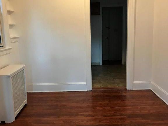 3rd image of 22 Lawrence Ave