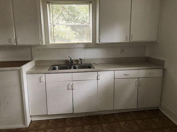 4th image of 1610 W 17th St