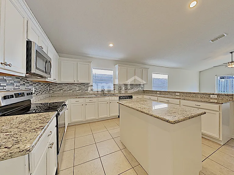 1066 Bluegrass Dr — Photo 10