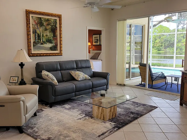 7557 Fairlinks Ct — Photo 13