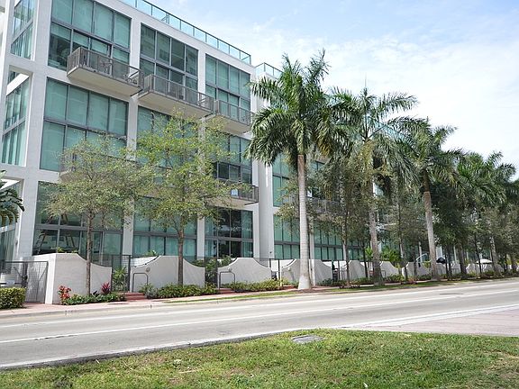 4th image of 6000 Collins Ave APT 132